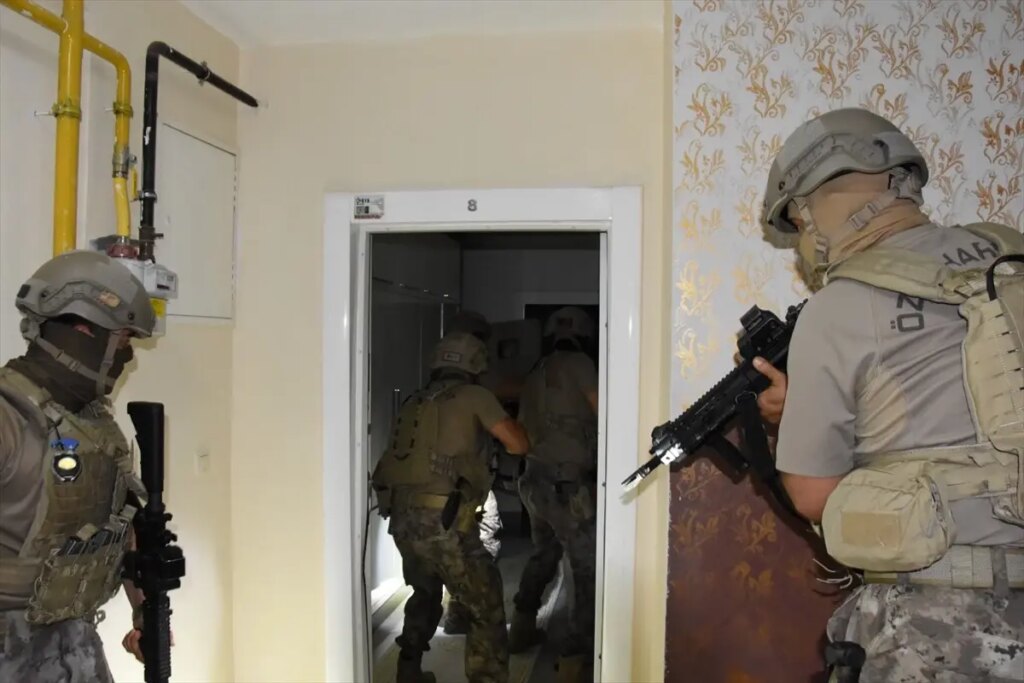 10 yil hapis cezali hukumlu bazada yakalandi ighqXdmQ