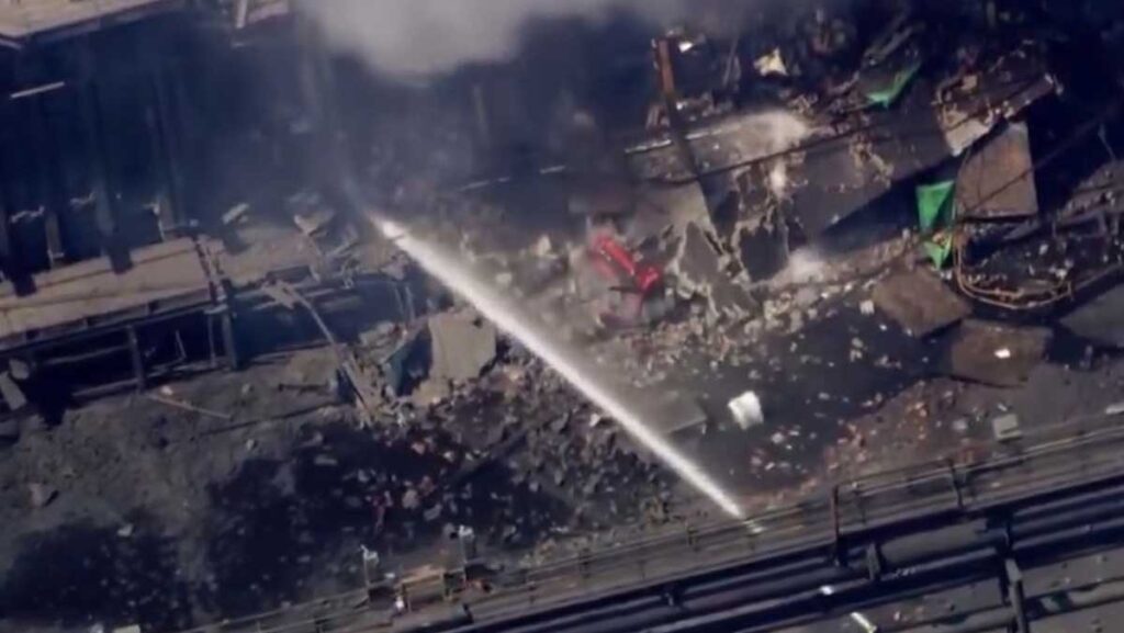 abdde celik fabrikasinda patlama 1 olu 10 yarali ihQb2d6D