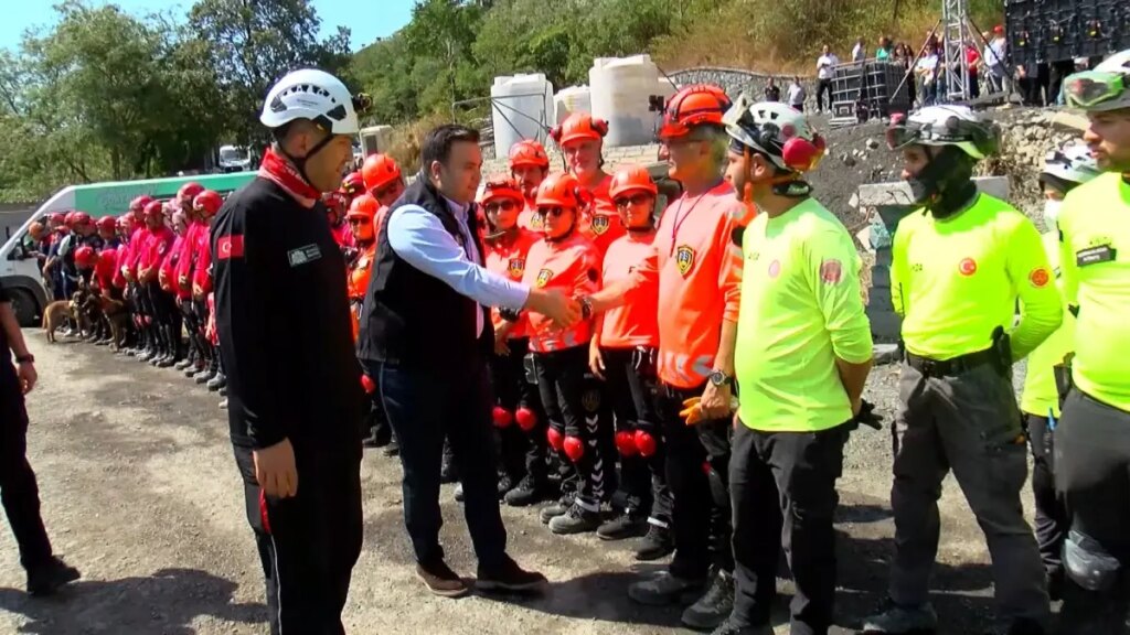 besiktasta deprem tatbikati yapildi TTbu3OMT