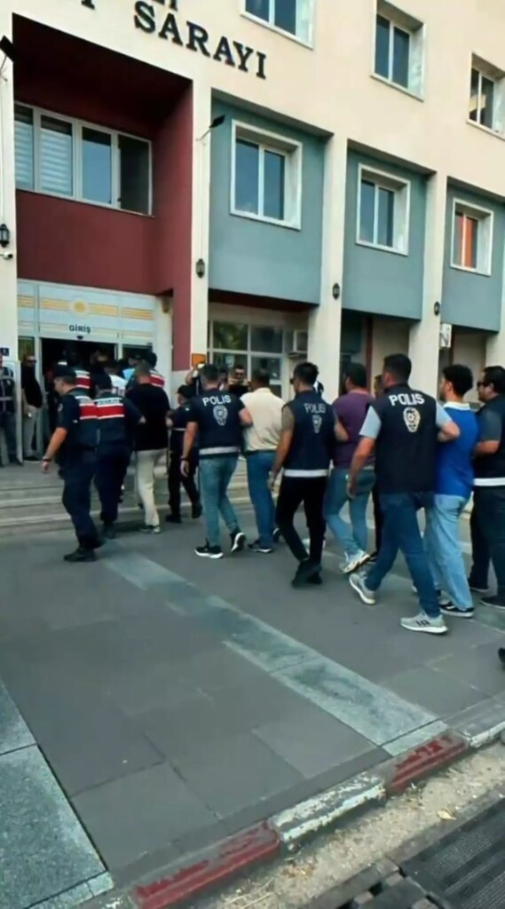 dallas cetesi operasyonu 13 tutuklama AQ3hPObZ