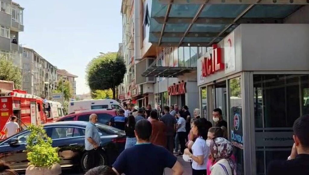 istanbulda hastanede yangin panigi awxruBmJ