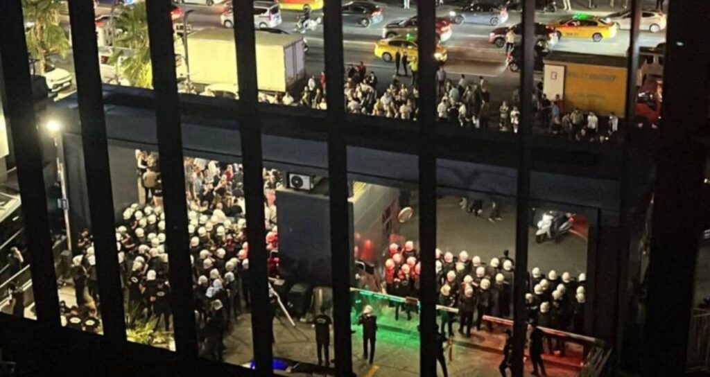 chp istanbul il binasi abluka altinda gida ambargosu da basladi PTvJS7W4