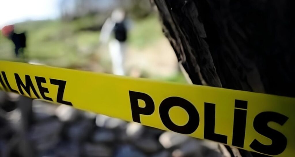 otopark yakinindaki erkek cesedi ekipleri harekete gecirdi iB537qaT