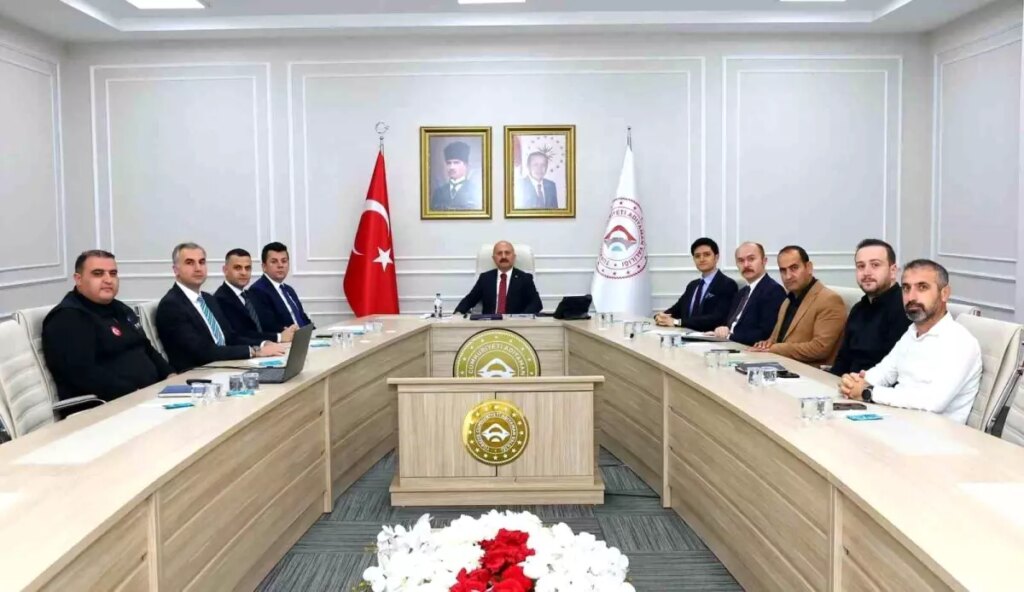 adiyamanda vali yardimcilari degerlendirme toplantisi duzenlendi 6EayHci8.jpg