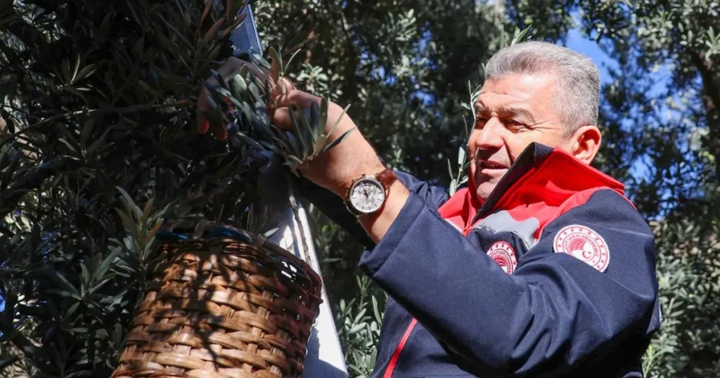 Artvin Valisi Ergün, Yusufeli’nde köylülerle buluştu