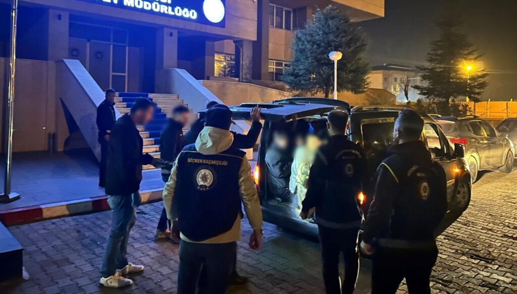 bagajdan 10 kacak gocmen cikti YjzLIyjT.jpg