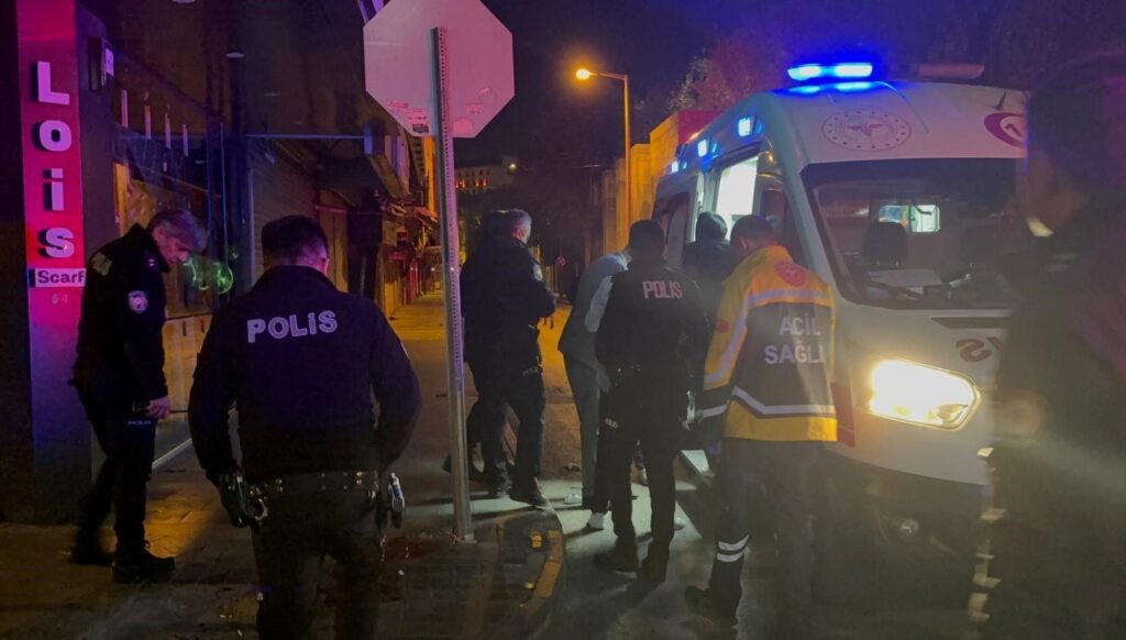 gece kulubunde kavga baba ogul yaralandi MeOIM1bF.jpg