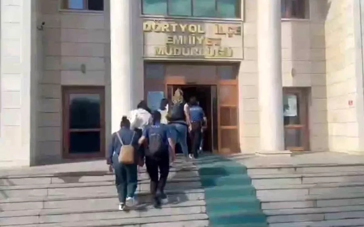 hatayda kacak calisan yabanci uyruklu kadinlar gozaltina alindi l261nXFF