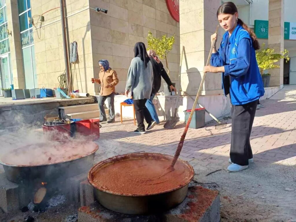 karapinar genclik merkezinden anlamli proje SJ2qFaJC.jpg