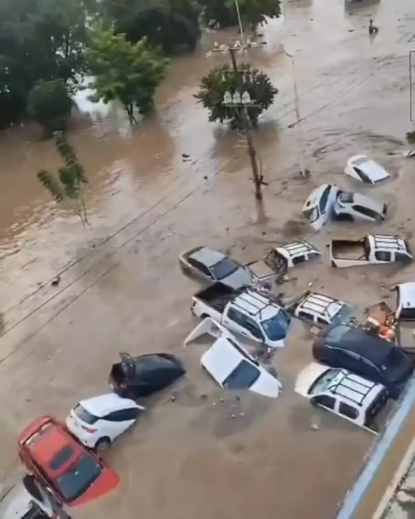 meksikada siddetli yagislar nedeniyle olu sayisi 47ye yukseldi htix4bAl.jpg