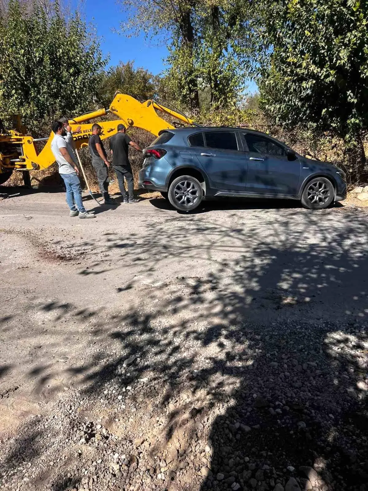 siirtte otomobil cukura dustu yarali yok fEd8NKZH