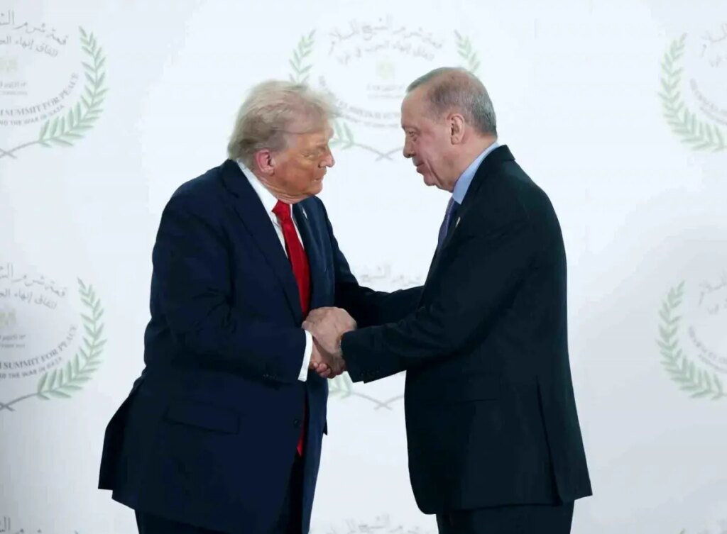 trump gazze baris zirvesinde liderlerle bir araya geldi 3vcZg3G2.jpg