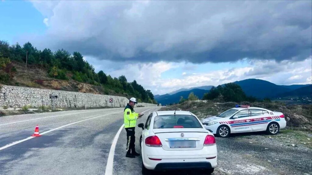 zonguldakta guvenlik operasyonlari cok sayida gozalti ve uyusturucu ele gecirildi vaMxh7ZT.jpg