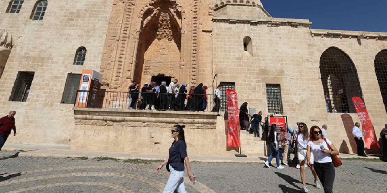 500 bin kisi mardine akin etti gjJLF6X1.jpg