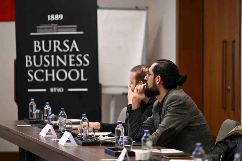 bursa business schoolda satis ve pazarlama egitimi MU2dG8x1.jpg