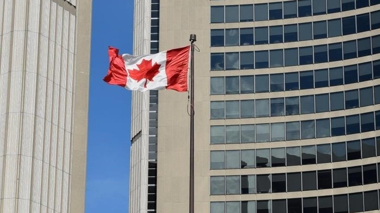 kanadadan abd tarifelerine karsi 141 milyar dolarlik butce plani KLsKJ8n6.jpg