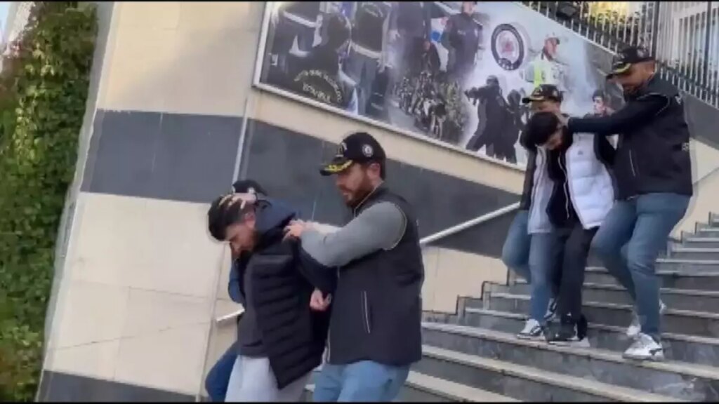 Maltepe’de Kafeye Ateş Açan İki Şüpheli Yakalandı