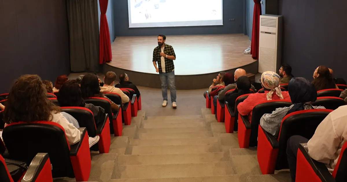 sakarya buyuksehir akademiden sinema dersi 51edpyWi.webp