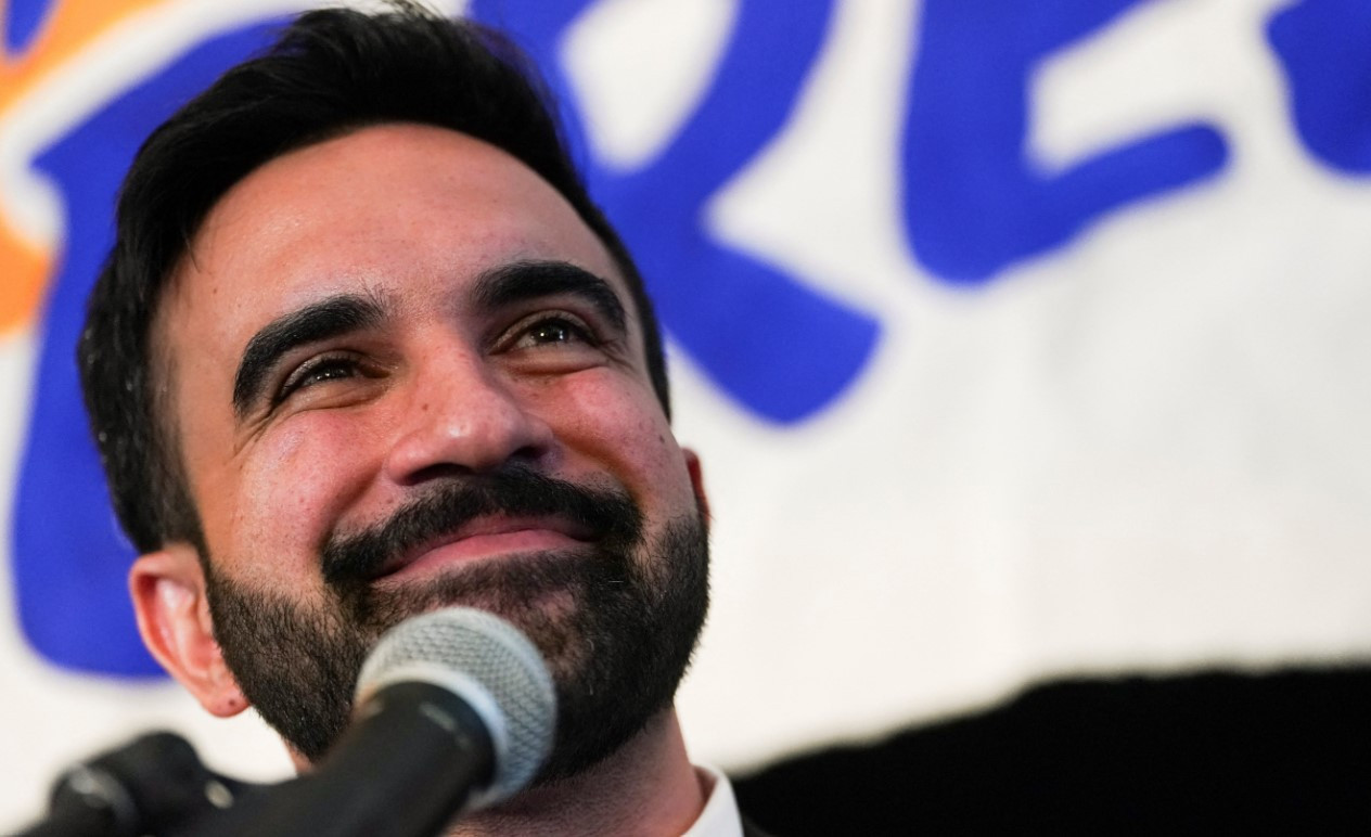 zohran mamdani kimdir nereli kac yasinda new yorkun ilk musluman belediye baskani zohran mamdaninin biyografi bilgileri tBZCiVLr.jpg