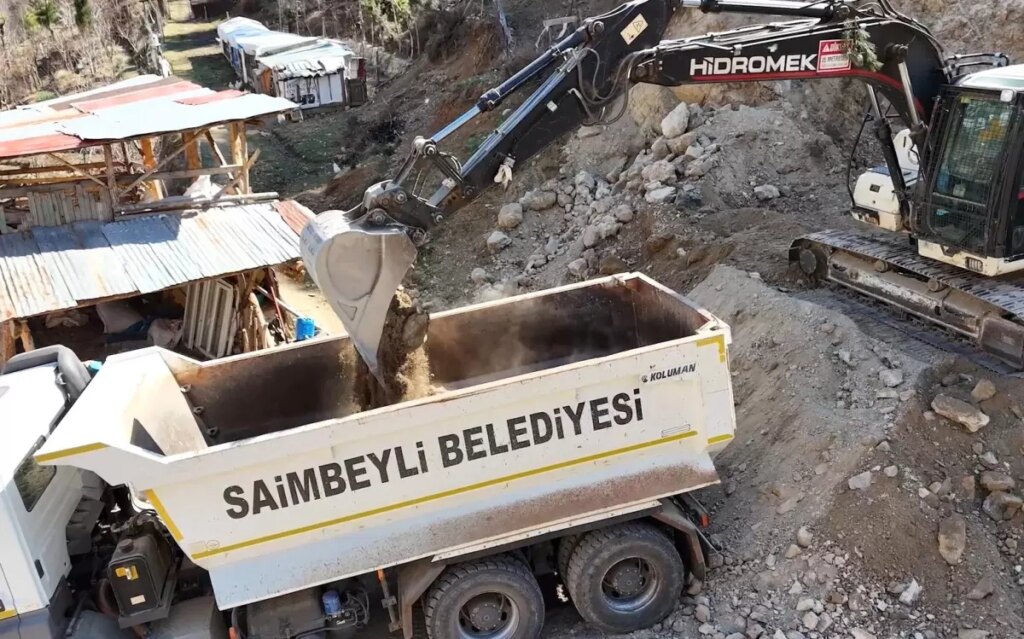 Saimbeyli Belediye Başkanı Dal,” Üreten ve sahada karşılığı olan bir belediyecilik anlayışıyla çalışıyoruz”