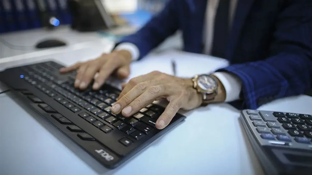 coklu-gorev-multitasking-efsanesi-beyninizin-neden-tek-bir-seye-ihtiyaci-var-e1pqnvcW