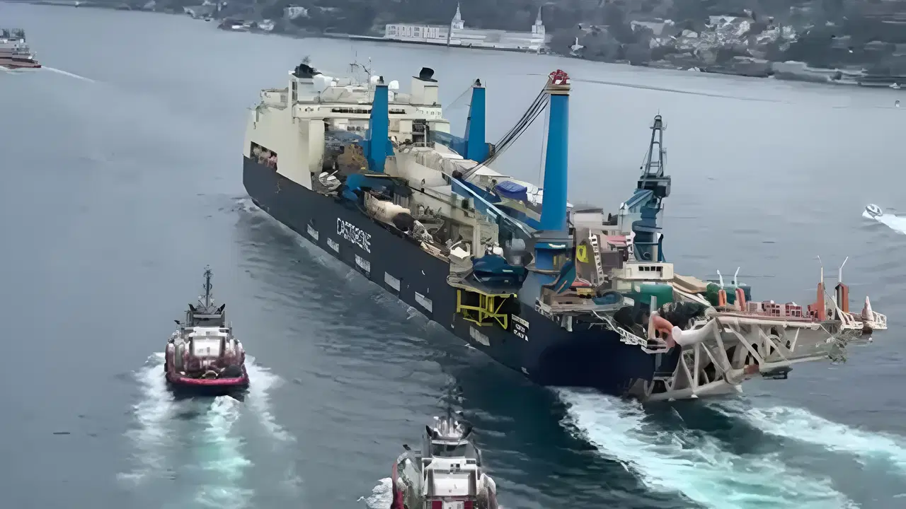 İstanbul Boğazı’nda Gemi Trafiği Geçici Olarak Durduruldu