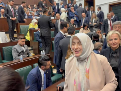 Son Dakika | Nimet Özdemir AKP Grup Toplantısı’nda! “Cumhuriyet kadınıyım” demişti