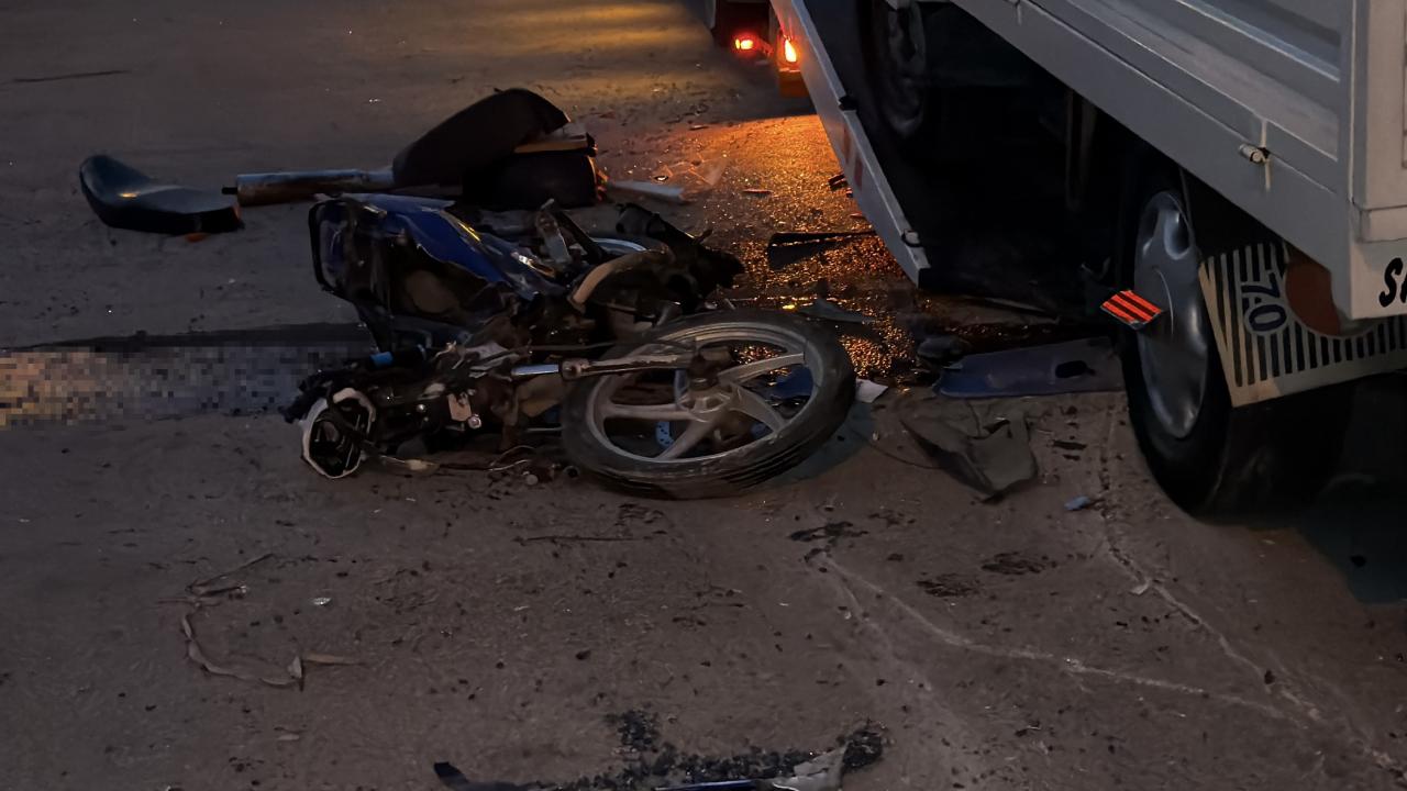 Boluda feci kaza motosiklet ile kamyonet carpisti 1 olu 1 yarali O2C5RmuQ