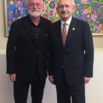 Kilicdaroglunun sarkilarini yazan onur akin chpden istifa etti faPmk27F